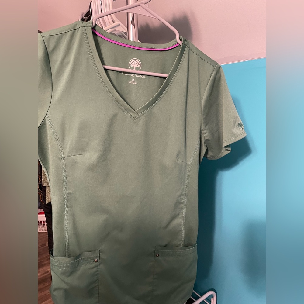 Healing hands  green scrub set, size medium